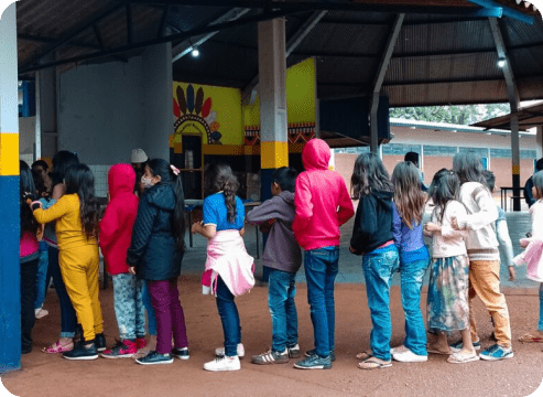 Fila merenda escola indigena