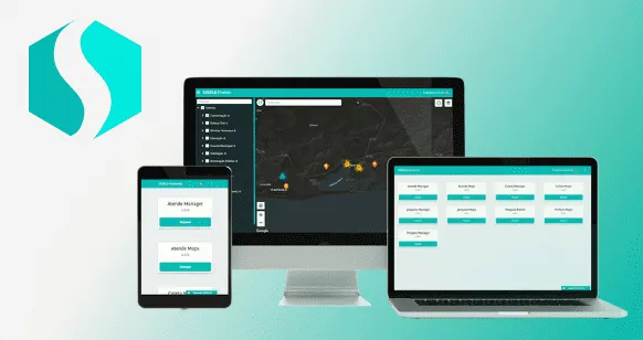 Dispositivos exibindo o sistema de gestão de limpeza urbana do Sigelu: um tablet, um desktop e um laptop, com interfaces de mapas e listagens de tarefas.